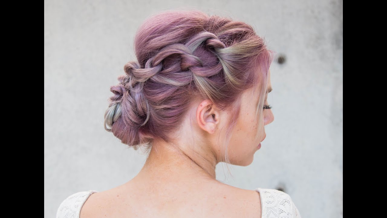 Invisibobble Knotted Updo