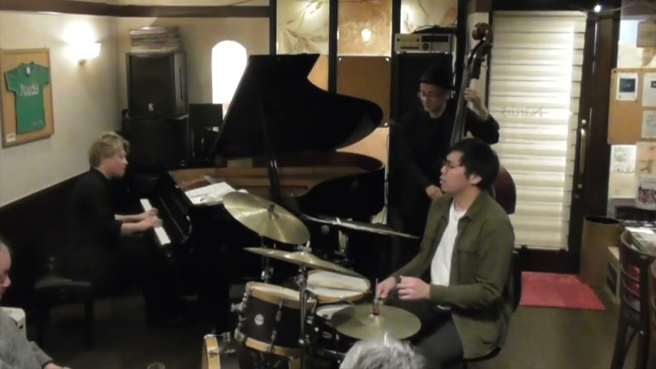 Someone To Watch Over Me:【井上陽介トリオ】@柏ナーディス　井上陽介（b）武本和大（p）濱田省吾（ds）2025年 12月27日