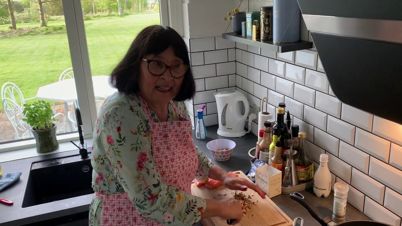 Rosas laks med mandler og spinat