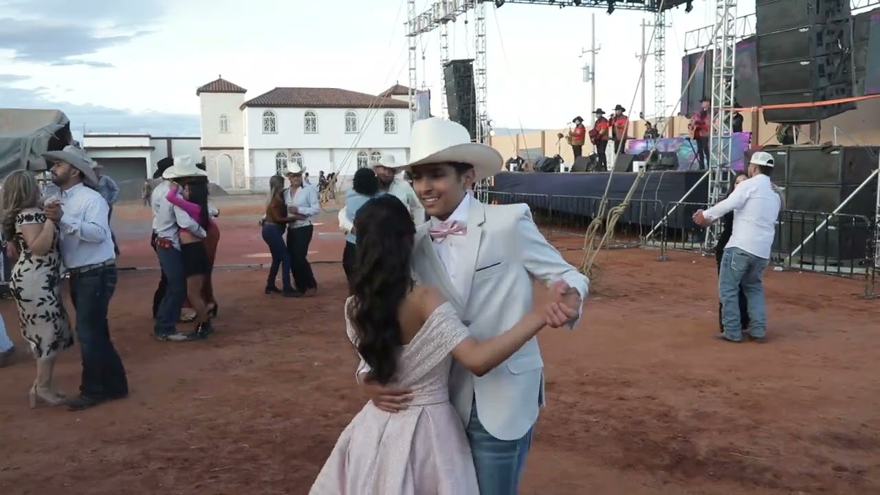 Nicole con Los Chupa Recio
