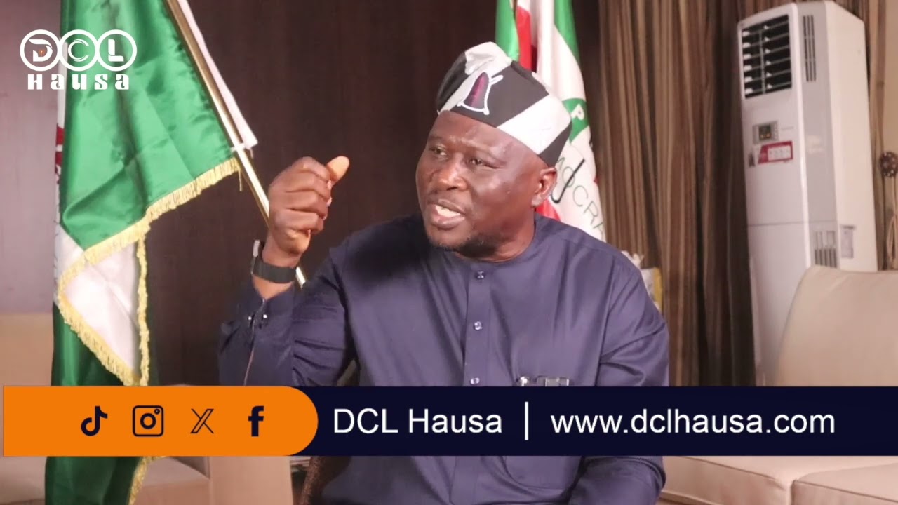 Ba zan bari siyasa ta lalata zumuncina da Atiku ba   - Gwamnan jihar Adamawa Ahmadu Umaru Fintiri
