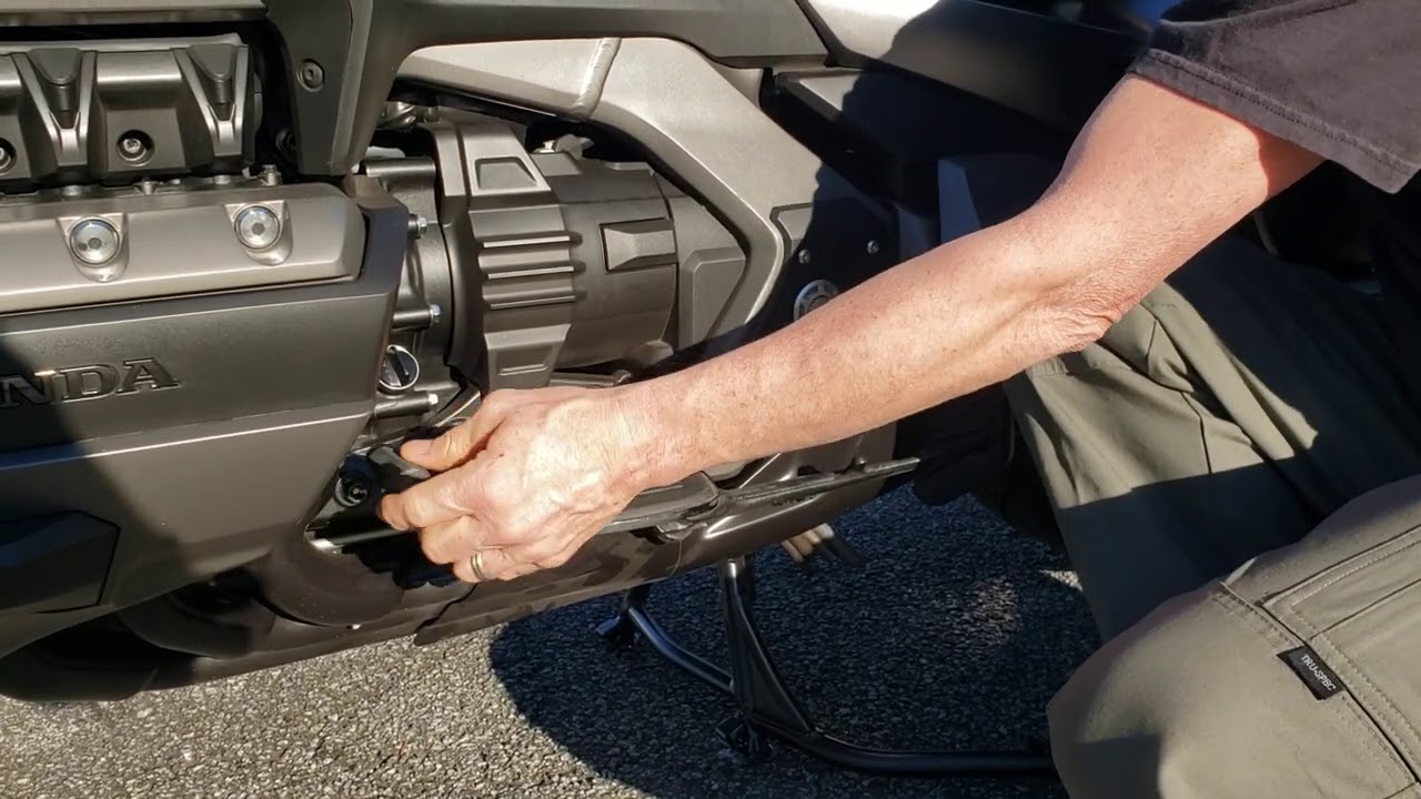 Kuryakyn Heel Toe Shifter for 2018+ Honda Goldwing Reviewed by Max McAllister from Traxxion Dynamics