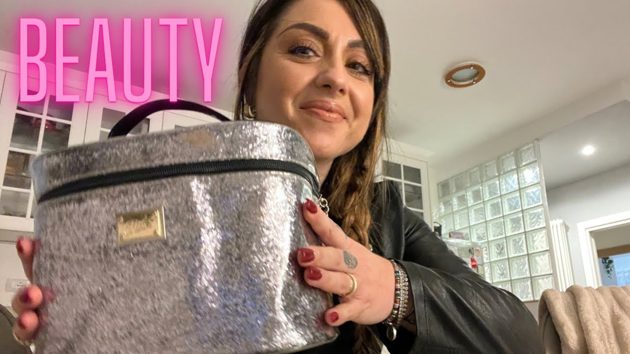 Cosa c’è nel mio BEAUTY CASE parte 2!!! 🤭✨😉
