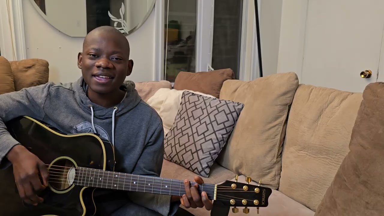 Contemplons Sa Majesté. 