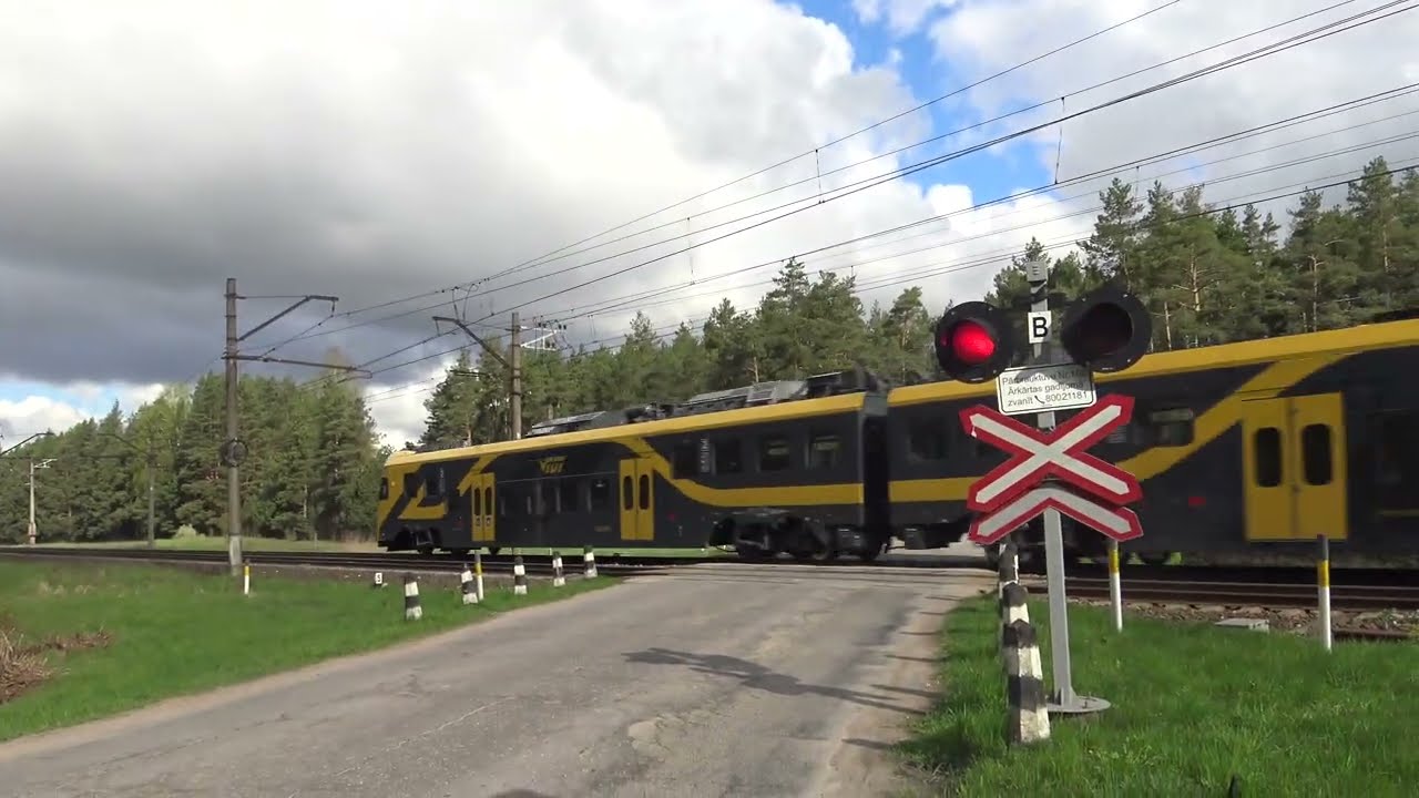 Railroad crossing near Salaspils, Latvia/Geležinkelio pervaža netoli Salaspils, Latvijoje