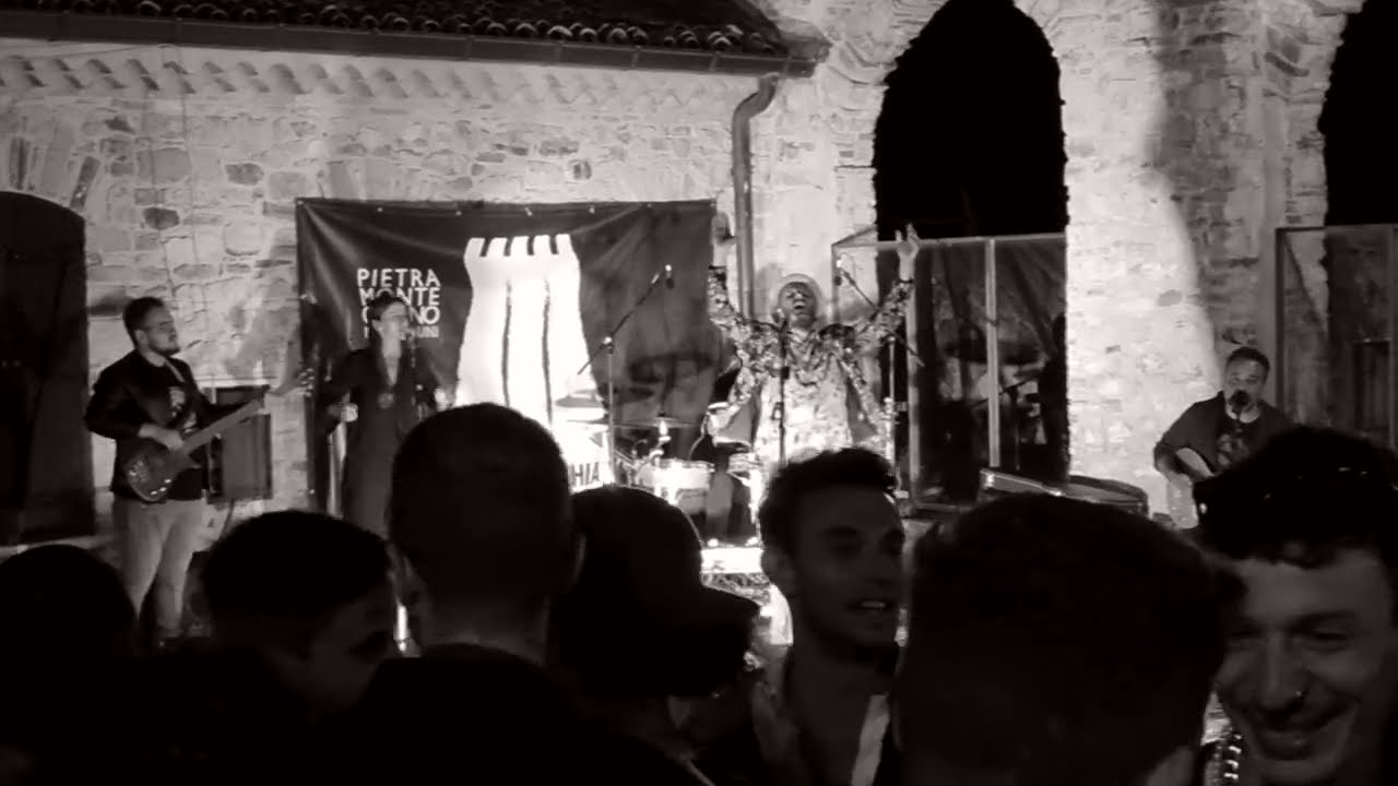U Scimmione | Nelle carni del Cantastorie