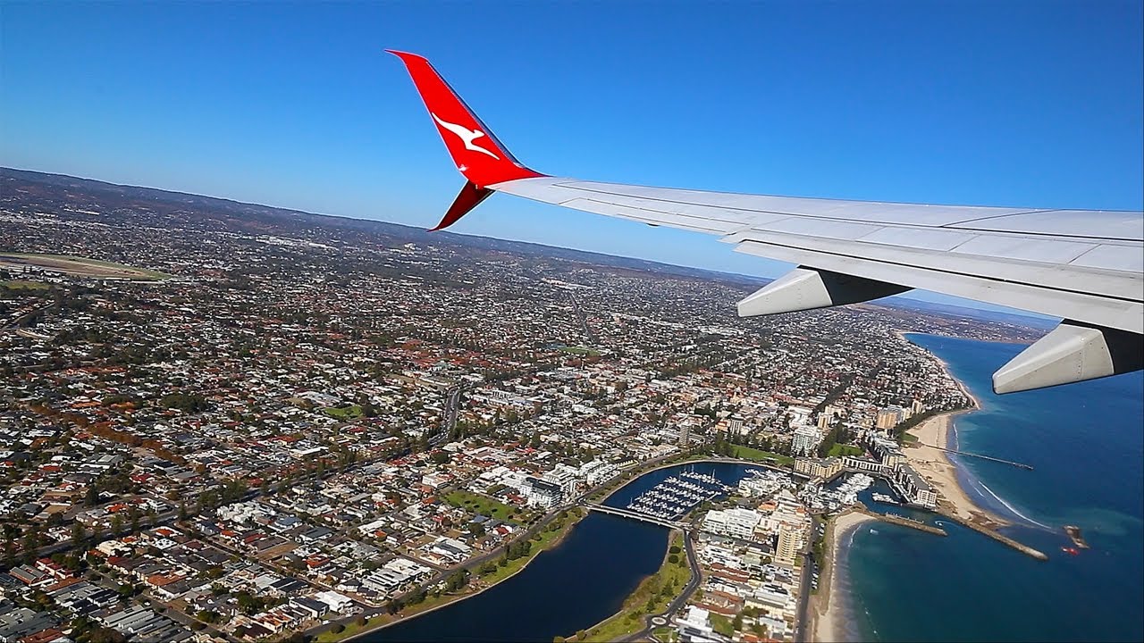 Qantas Boeing 737 Takeoff - Adelaide (QF 740)