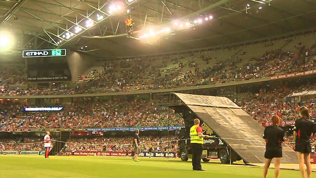 Jacko flips 120ft to the Freestyle Kings portable!