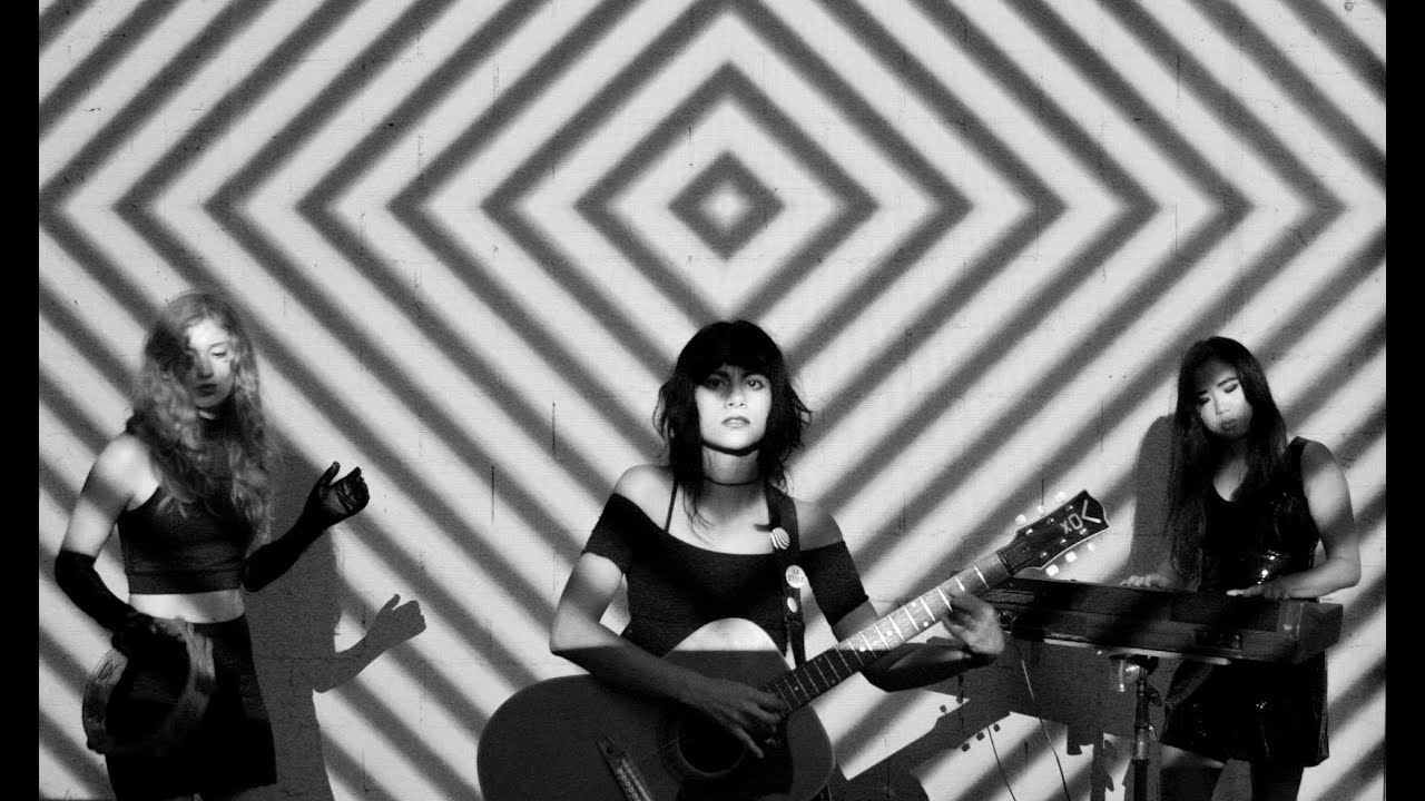 L.A. WITCH -- 'HEART OF DARKNESS' [Official Video]