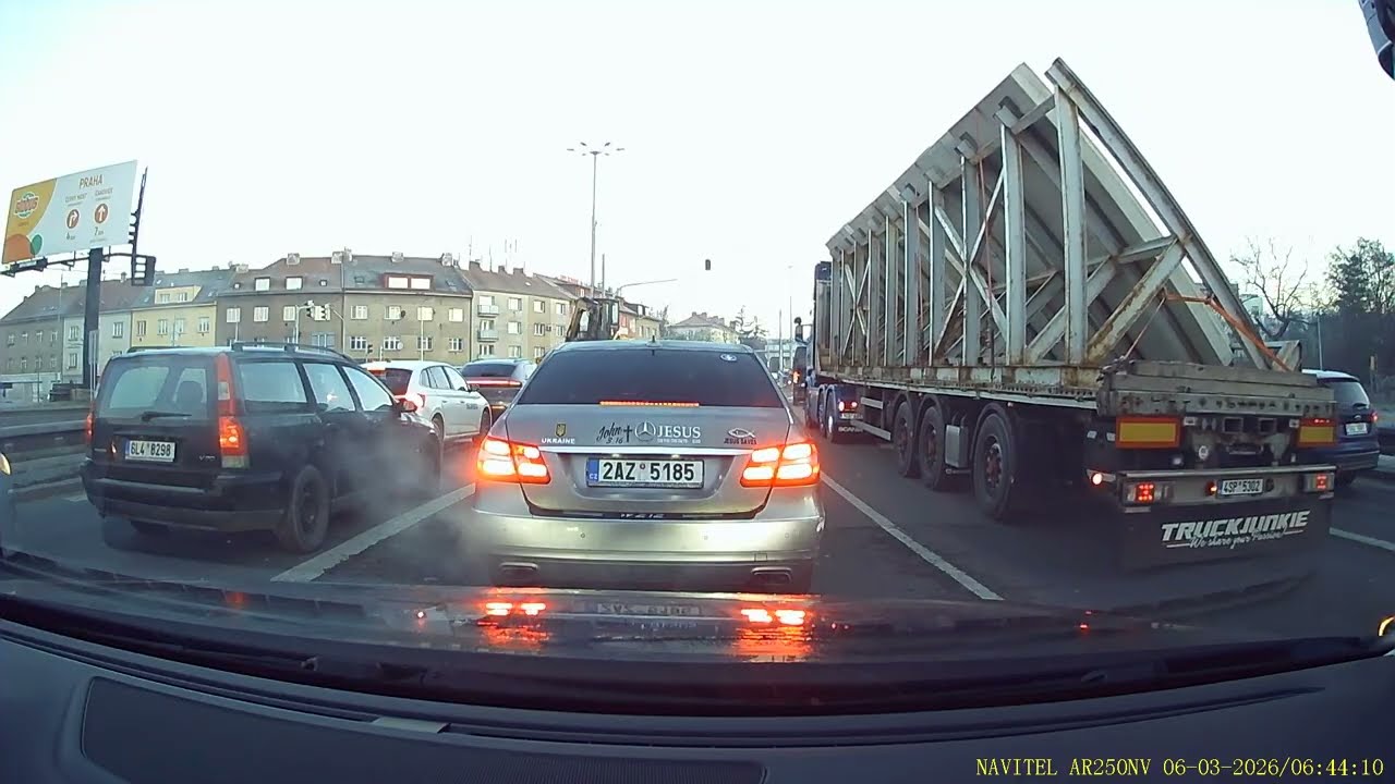 Jel jsem na červenou!? Poslal mi to tam a ceny paliv | Středočeský Pašík