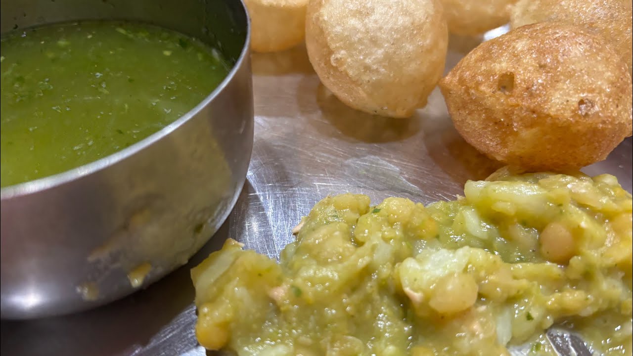 Golgappe: Ekdm fatafat banaye aur khaye.Golgappe with Paani and Chole .A must watch #golgappalovers 