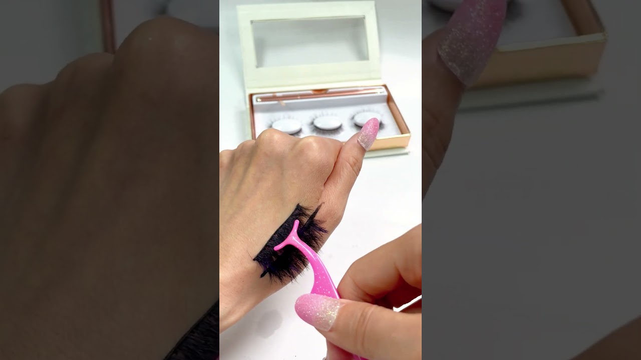Waterproof 2 in 1 Clear Black Adhesive Eyeliner Pen Test | KissEyelash Lashes Factory