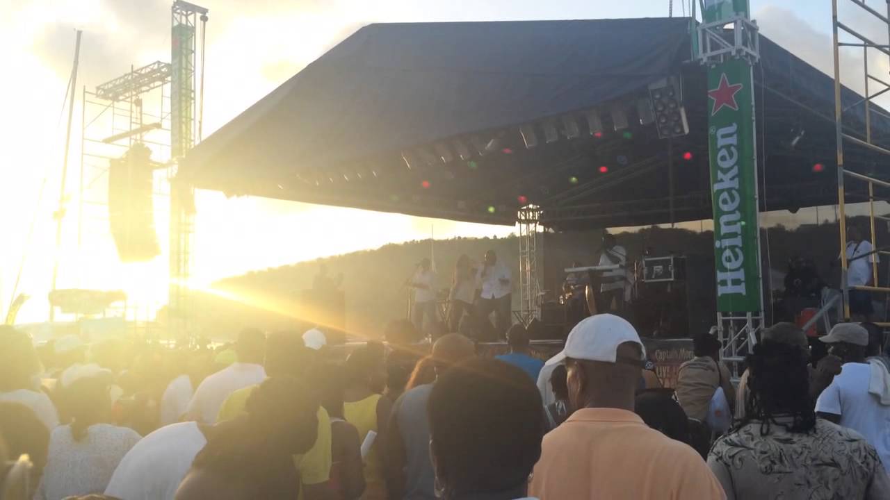 Claudius Philips performs Slam Dem Again at August Monday Beach Party 2014