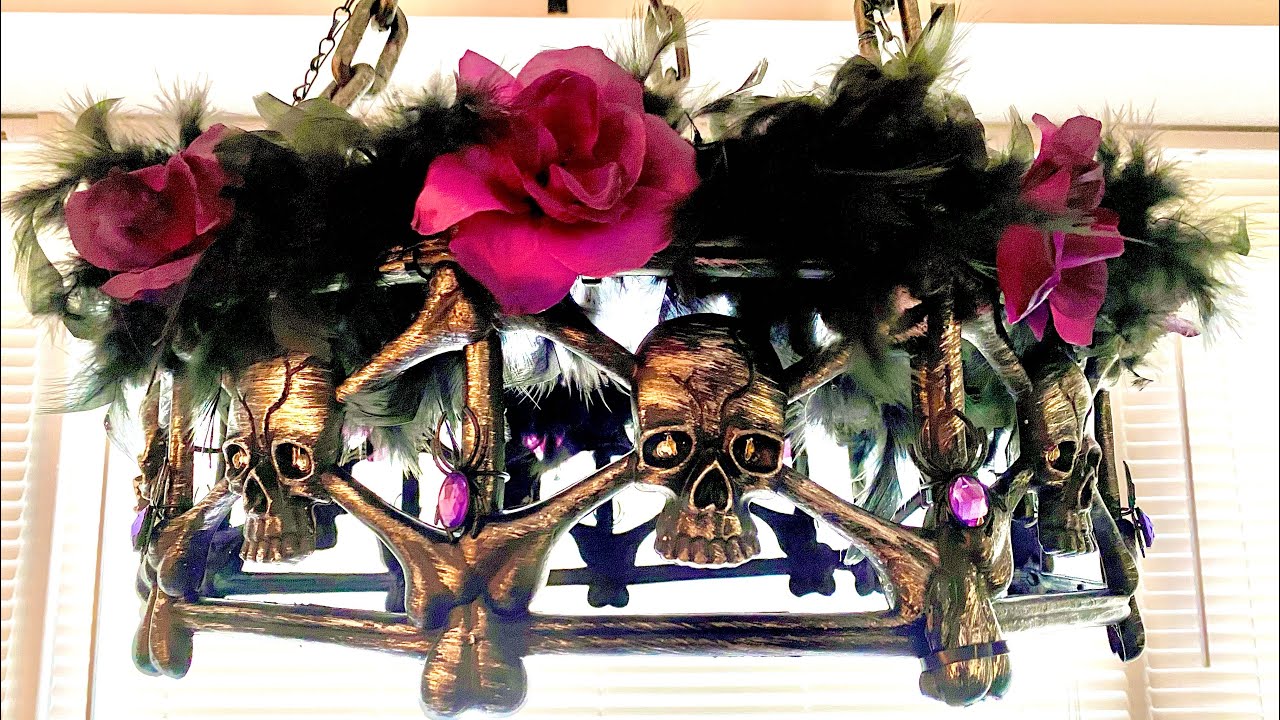 Halloween Light Up 💀 Skull Eyes Chandelier