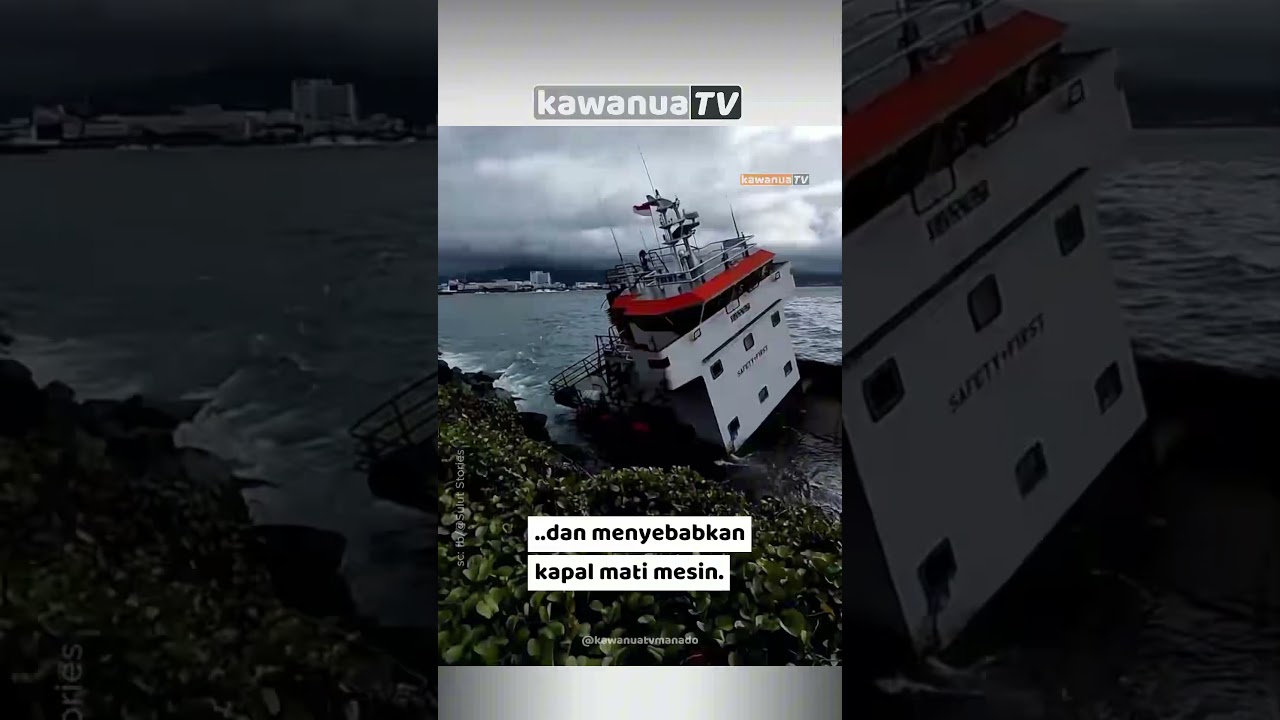 Kapal LCT Terdampar di Tepi Pantai Kawasan Megamas, Manado (27/10).