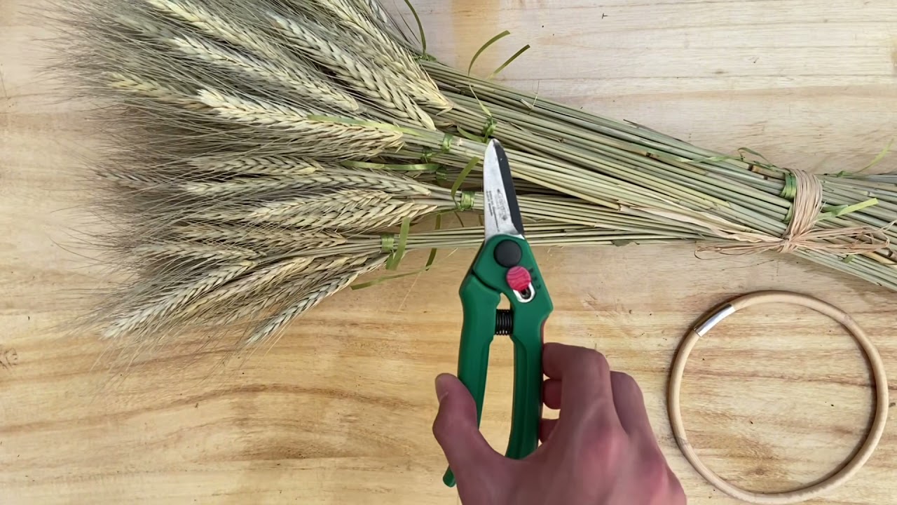 DIY Wheat Wreath
