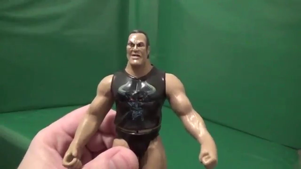 The Rock wrestling WWE WWF 1999 talking crushers toy review
