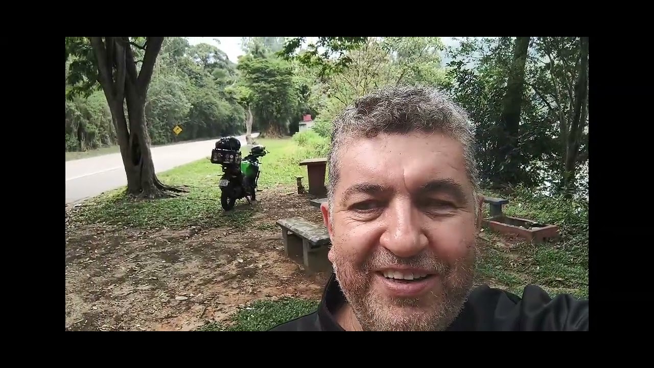 De Versys X 300 pela Estrada dos Romeiros até o final.