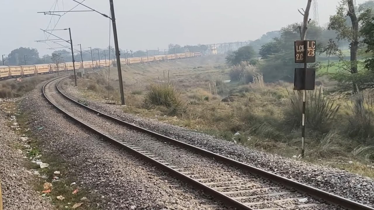 Begumpura Express Journey From Lucknow To Varanasi Train 12238