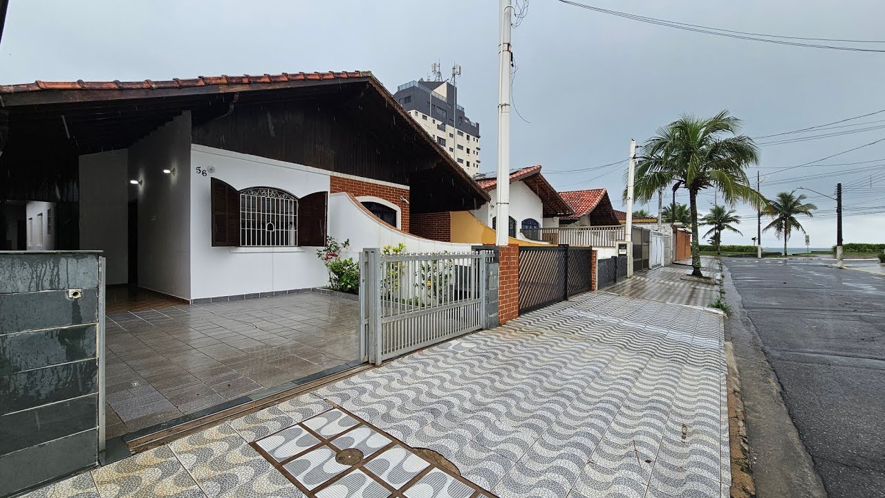 VAI VENDER RÁPIDO! Casa pé na areia no Jardim Imperador por R$ 320.000