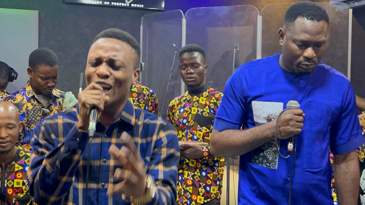 BBO & ALAYO MELODY SINGER BROUGHT DOWN THE HEAVENS AT SACRAMENT ONLINE PRAISE HOSTED BY ALAYO