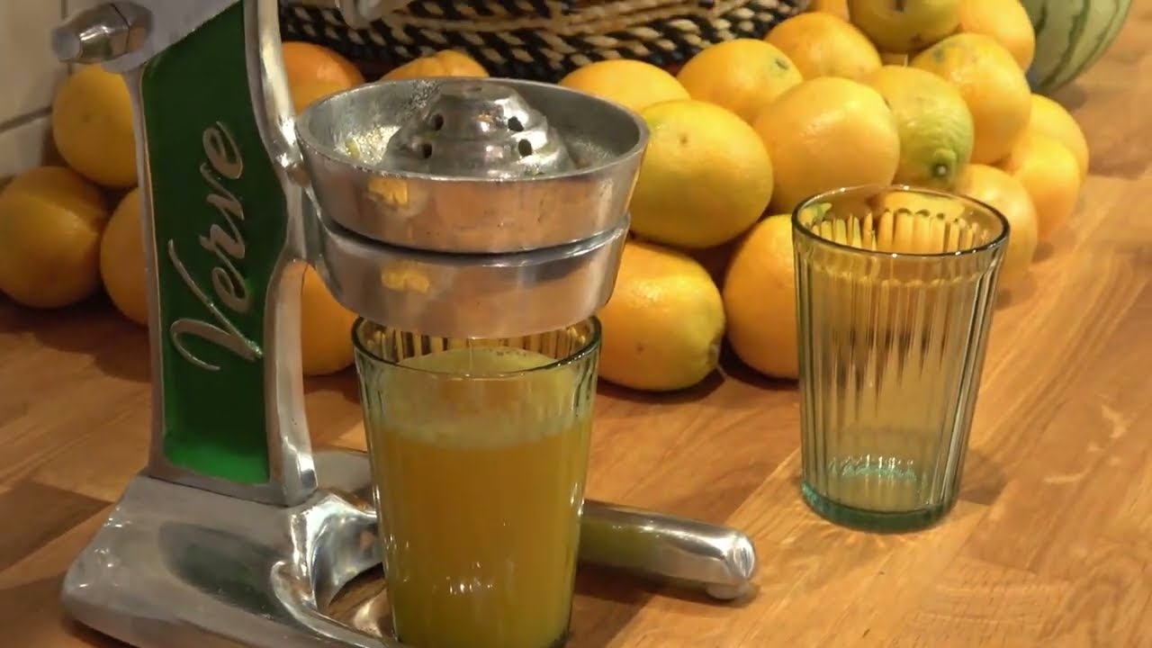 Verve Culture Artisian Citrus Juicer (Small) - Making Fresh Squeezed Orange Juice