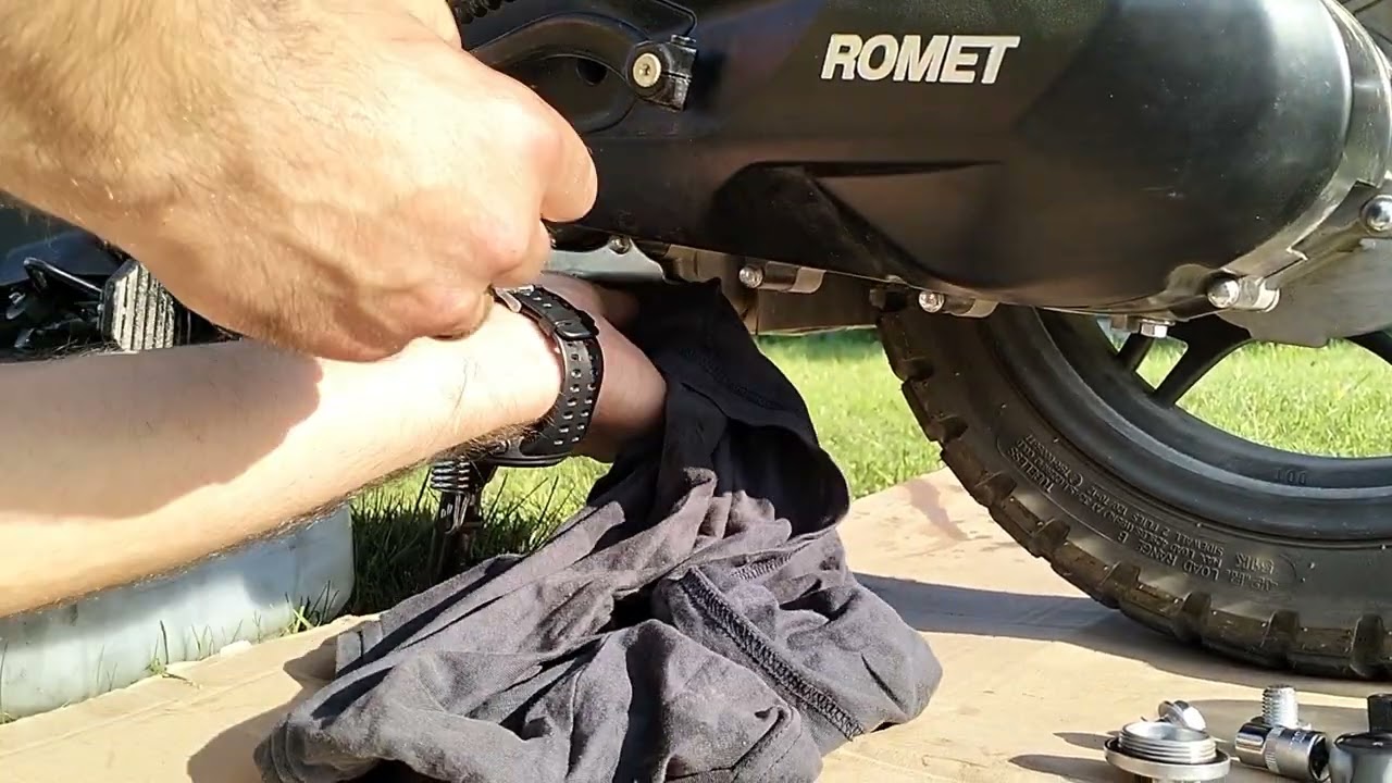 Romet TANK 125- wymiana oleju przy 300km.