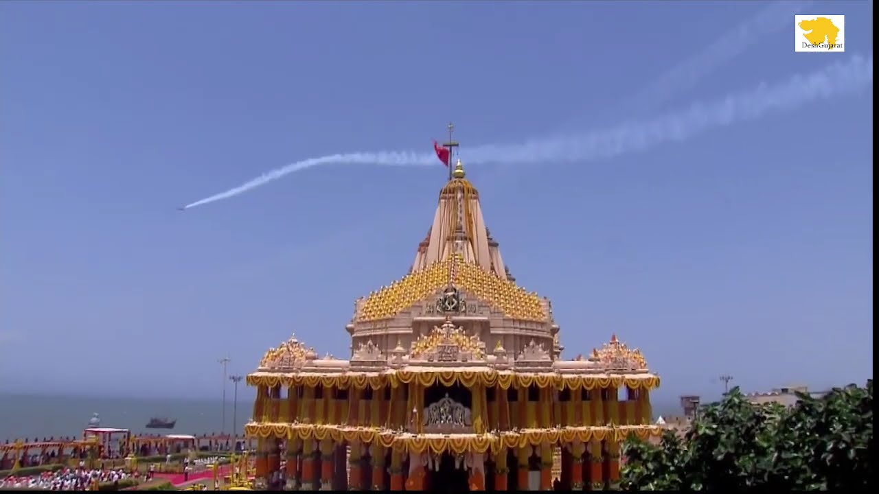 PM Modi Watches Suryakiran Air Show of IAF at Somnath Mandir