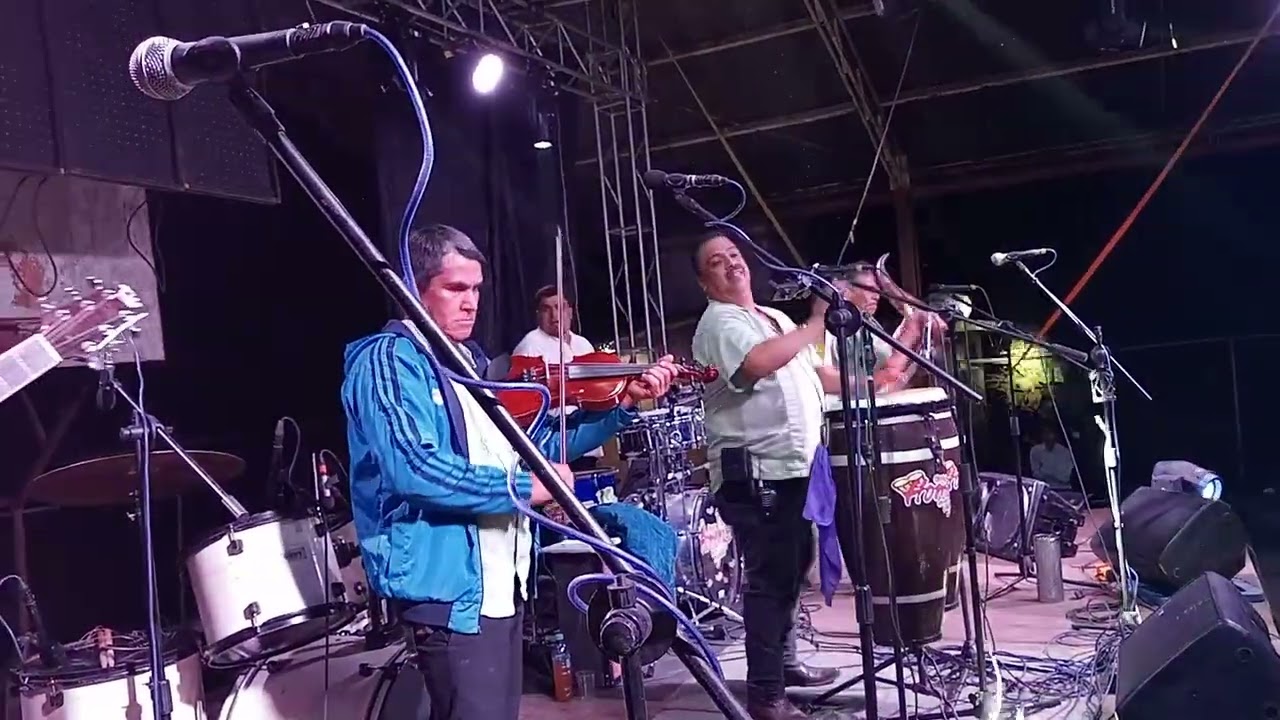 Homenaje tropical des de  la parada
