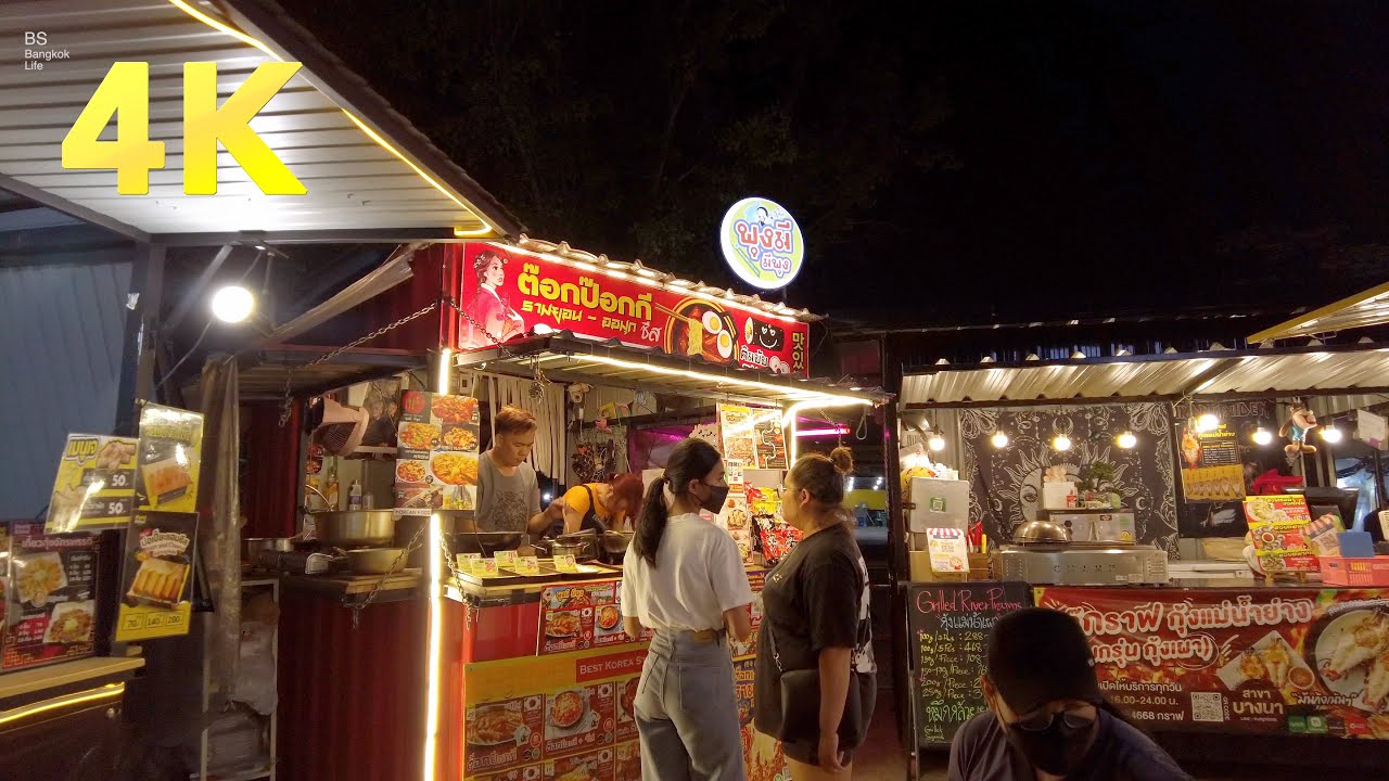 4K | Night market next to Bearing station, Ton Sai Night Market / Bangkok