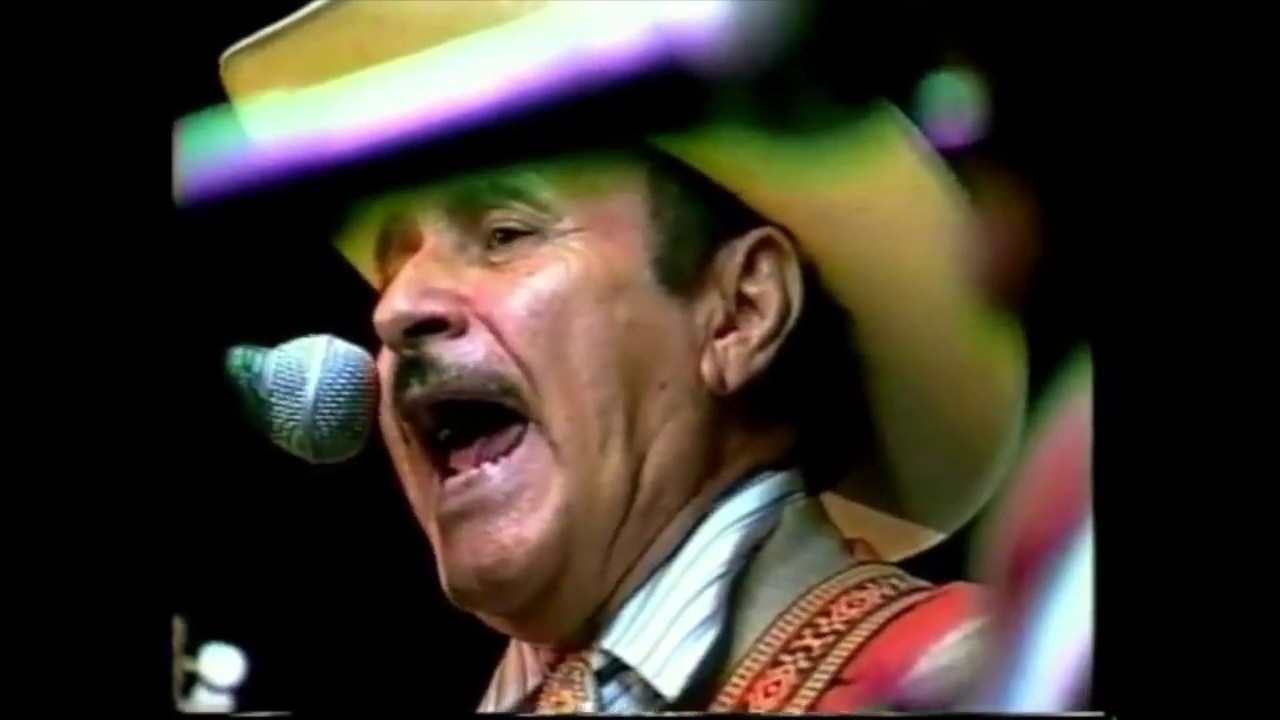 Los Donneños - Por Alguien (En Vivo)