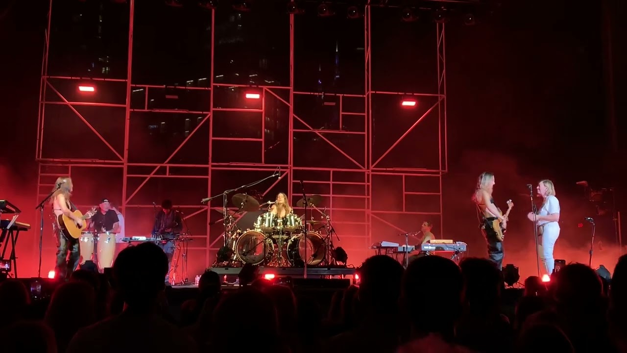 HAIM + their parents: I’ve Been Down (LIVE 2022 Nashville)