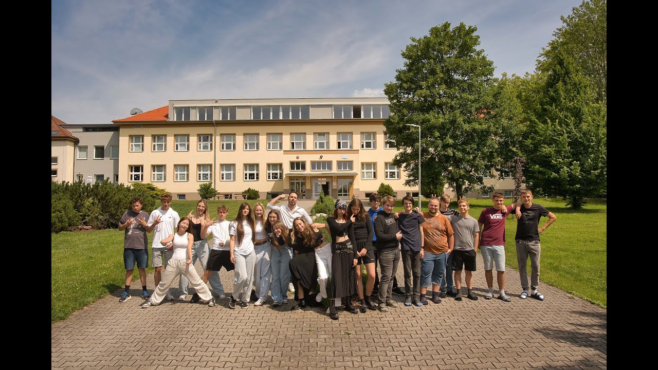 Absolventské video 9.B 2025 Predmerice
