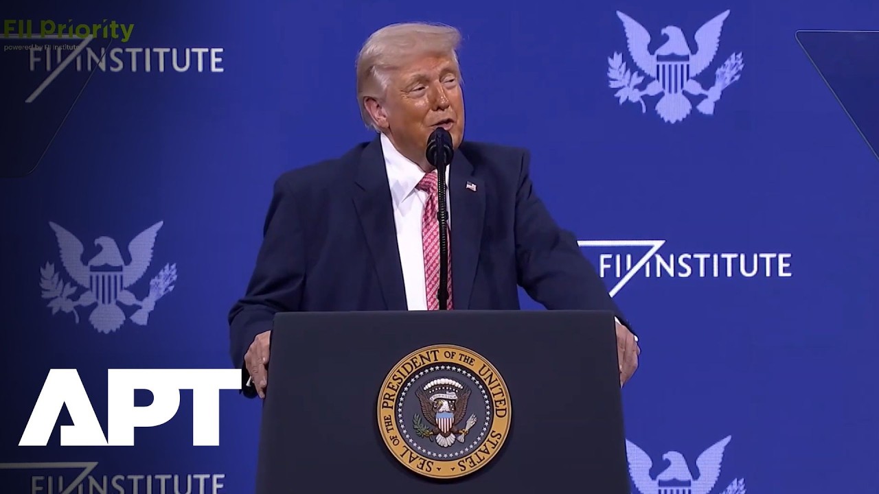 &laquo;Они должны открыть пролив Трампа. То есть, Ормузский пролив&raquo;: Трамп говорит, что Иран &laquo;умоляет о...