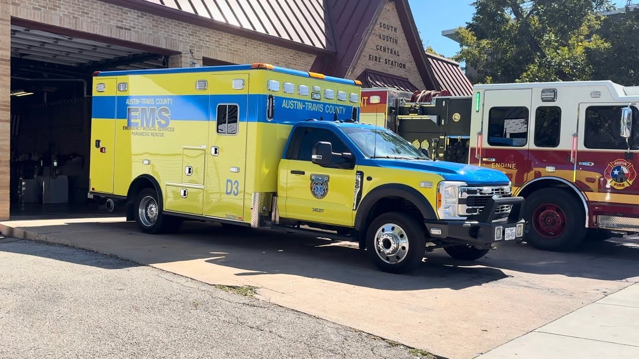 ATCEMS D-3 responding to a call #austintexas #ems #ambulance #fireman 
