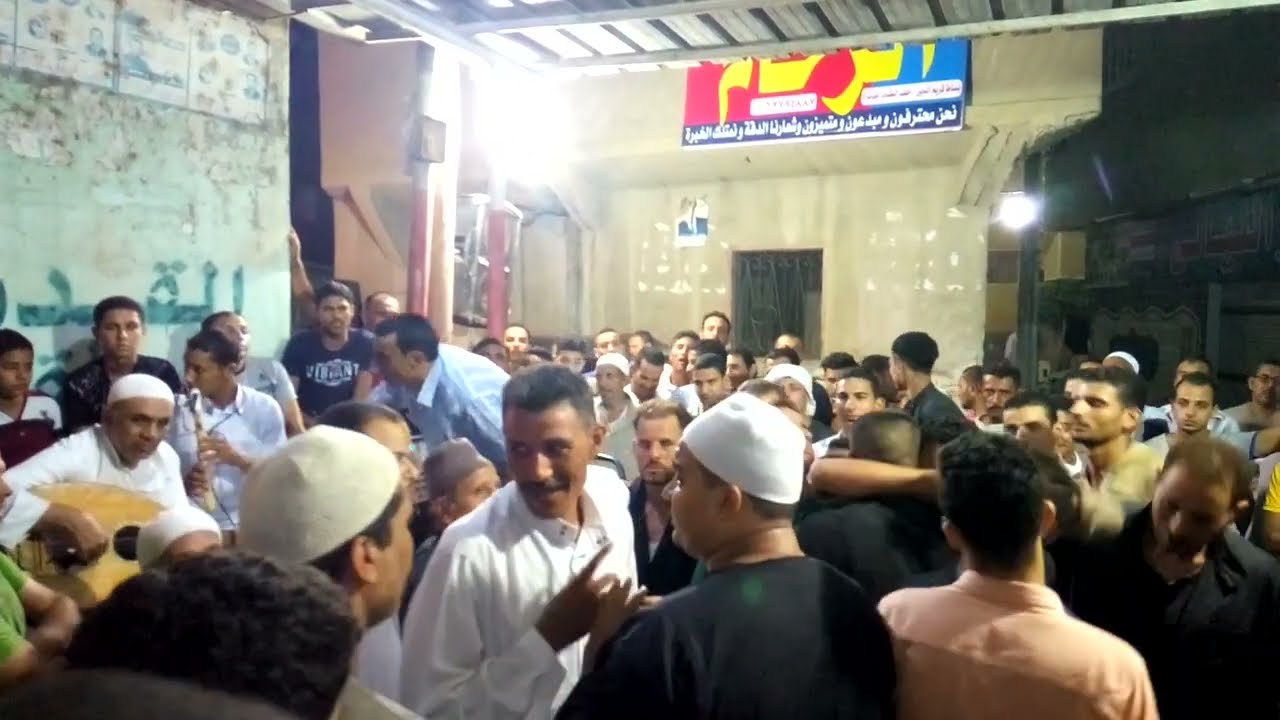 الشيخ نجيب مع الشيخ عبد الرحمن اسماعيل عز الدين في بساط كريم الدين ليله ابو هاشم