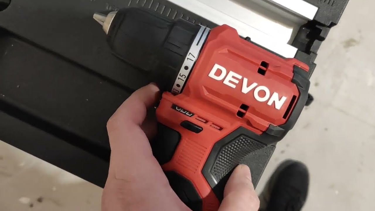 Шуруповерт Devon 5208 12V в сравнении с Metabo BS10.8 Powermaxx