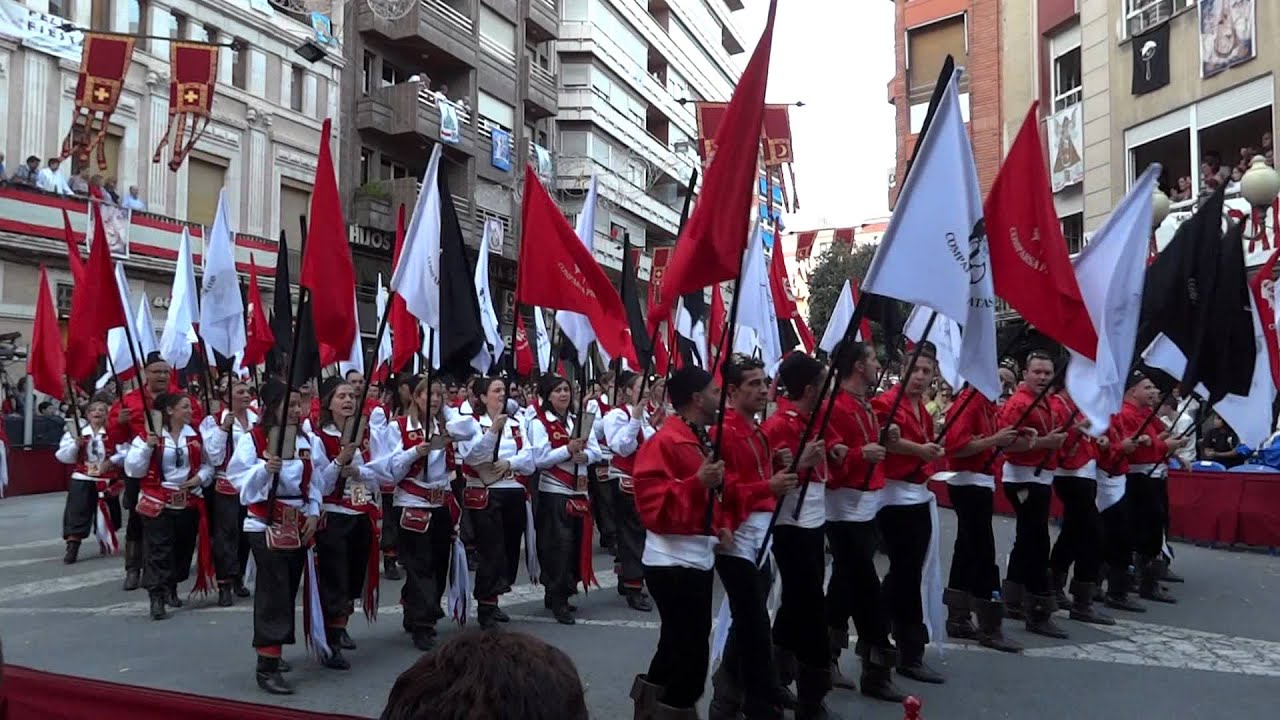GRUPO MUSICAL VILLENA CON LA COMPARSA DE PIRATAS DE VILLENA. FIESTAS 2012