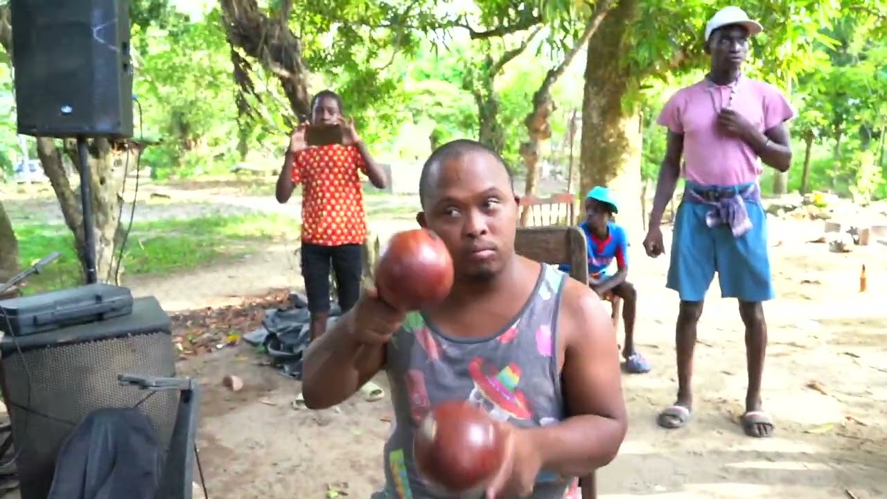 Una Gira por el pueblo Con Junior Martinez ( Kays Life Media )