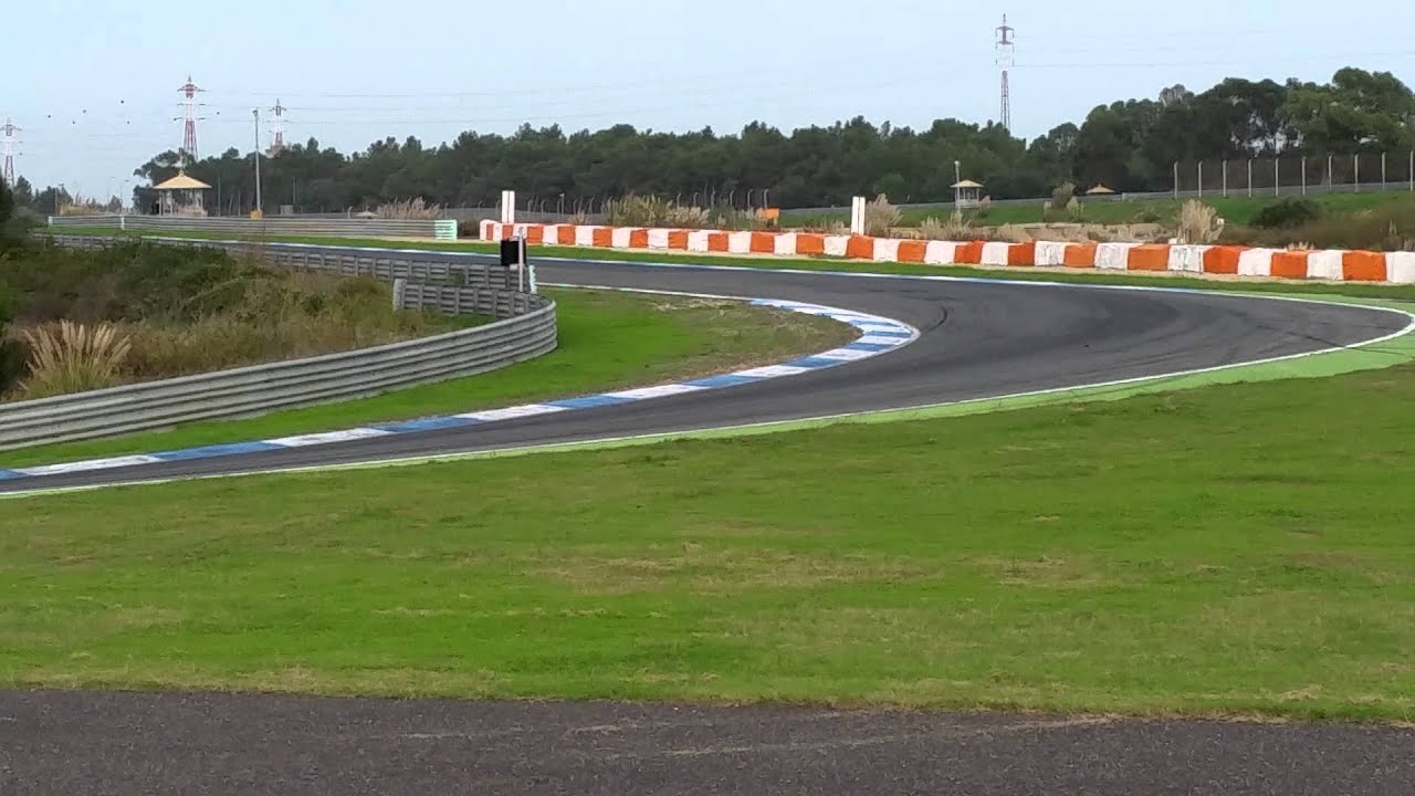 Toyota TS040 And Audi R18 e-tron quattro at Estoril
