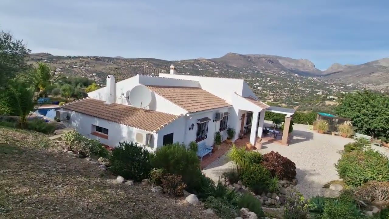 NOW SOLD: Buying a holiday home in Andalucia: Villa Loulou at Alcaucin, EXCLUSIVE at 397,500€