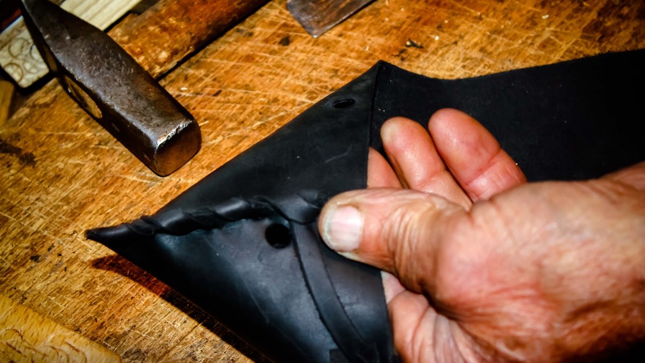 Artisan Hancrafting Folk Leather Shoes