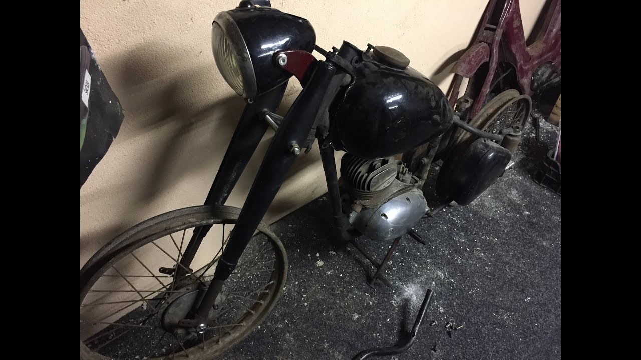 Montáž stojánku a už to začíná vypadat Čz 150 C #10