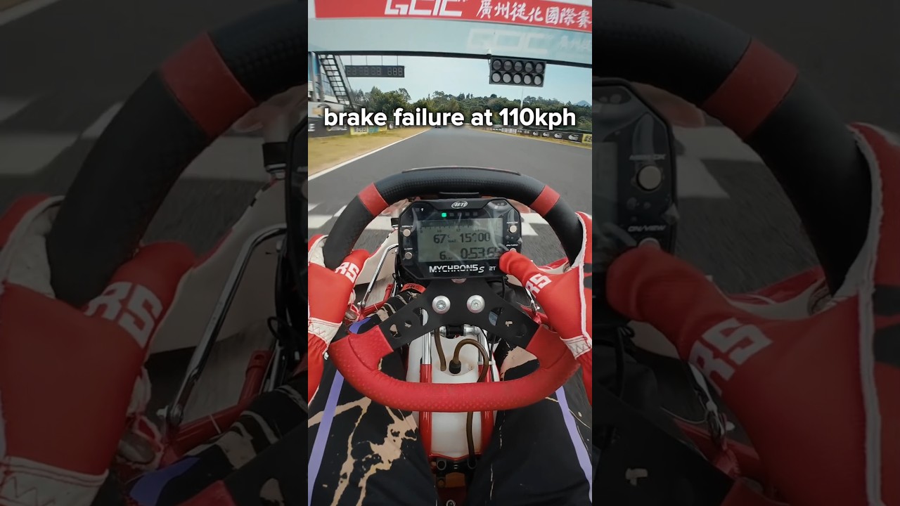 BRAKE FAILURE INTO TURN 1 #karting #gokart #racing #cars