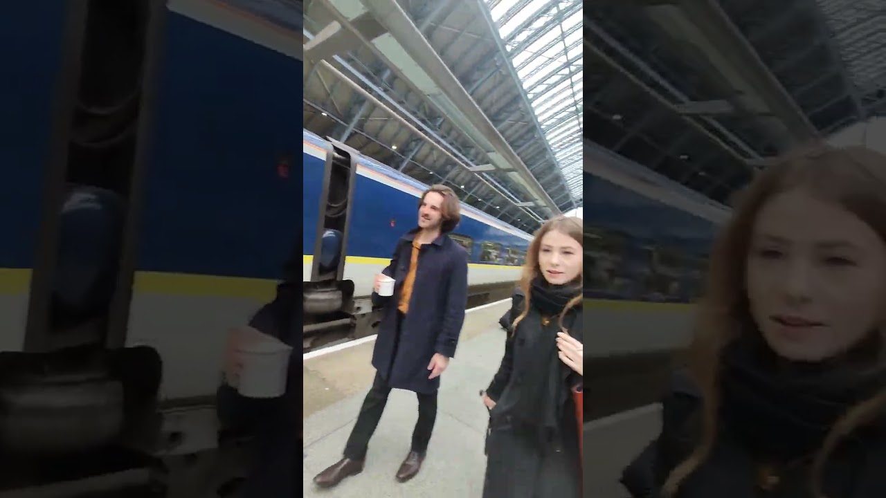 Walking onto our train. #eurostar #london 