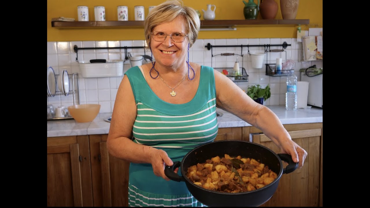 SPEZZATINO DI VITELLO CON PATATE - RICETTA DELLA NONNA MARIA