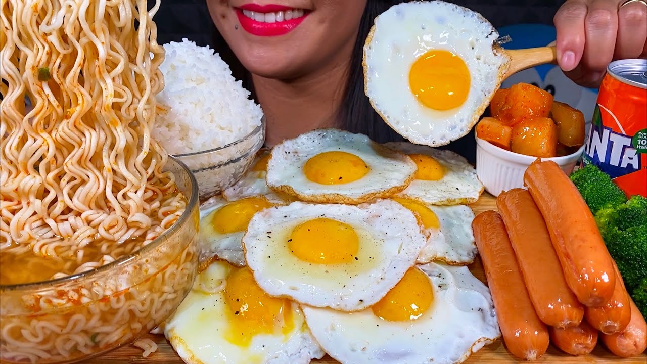ASMR SOUPY SPICY NOODLES, RICE, FRIED EGGS, CHICKEN SAUSAGES MASSIVE Eating Sounds