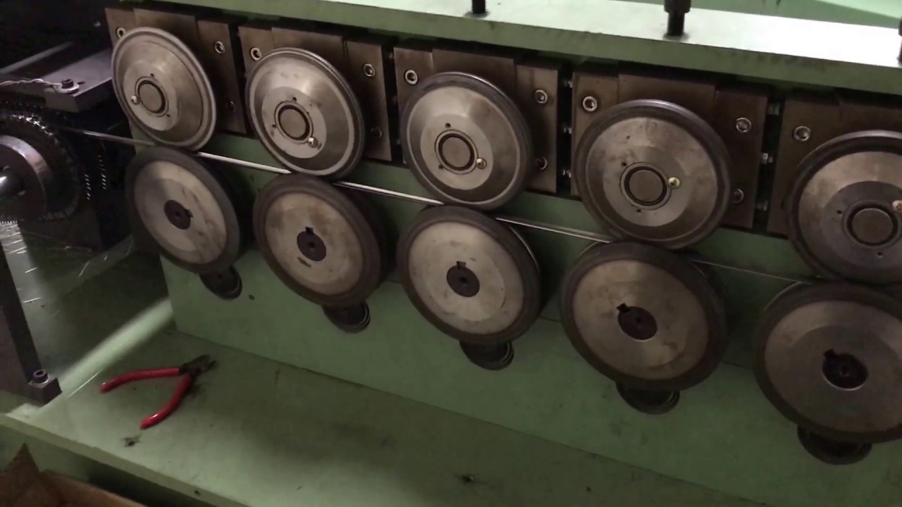 工業用刷半自動生產機 - Automatic Strip and Roll Brush Machine
