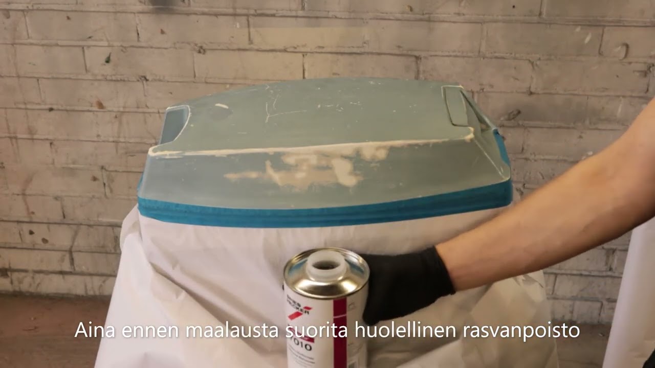 Perämoottorin kopan kunnostus spraymaalilla