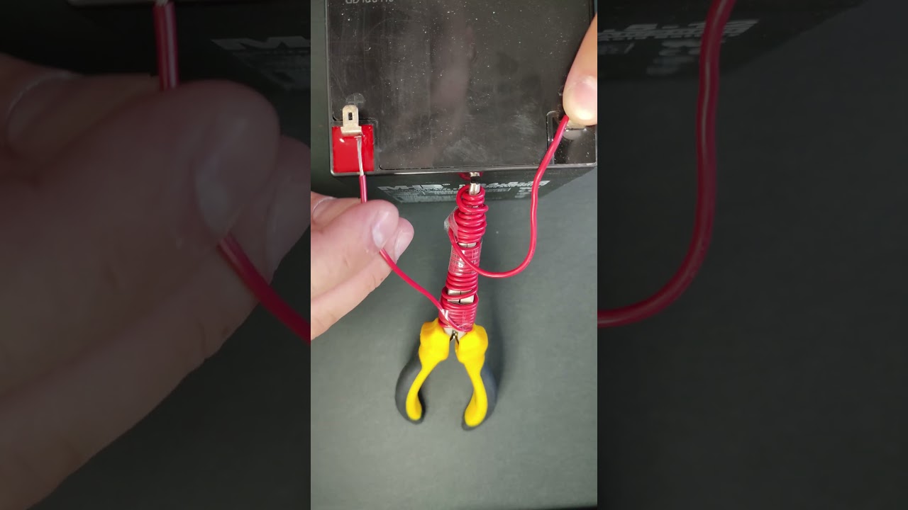 Magnetizing pliers at home with battery